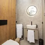 Sky Hill Apartment *